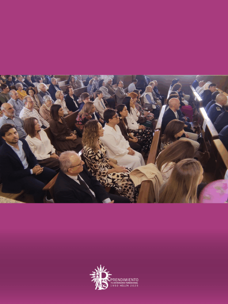 La Cofradía acompaña a los Padres Capuchinos en la misa por el 75º aniversario de su presencia en Hellín